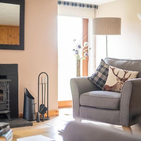 Cosy & Rustic Retreat - Woodland Cottage. Nairn Exteriör bild