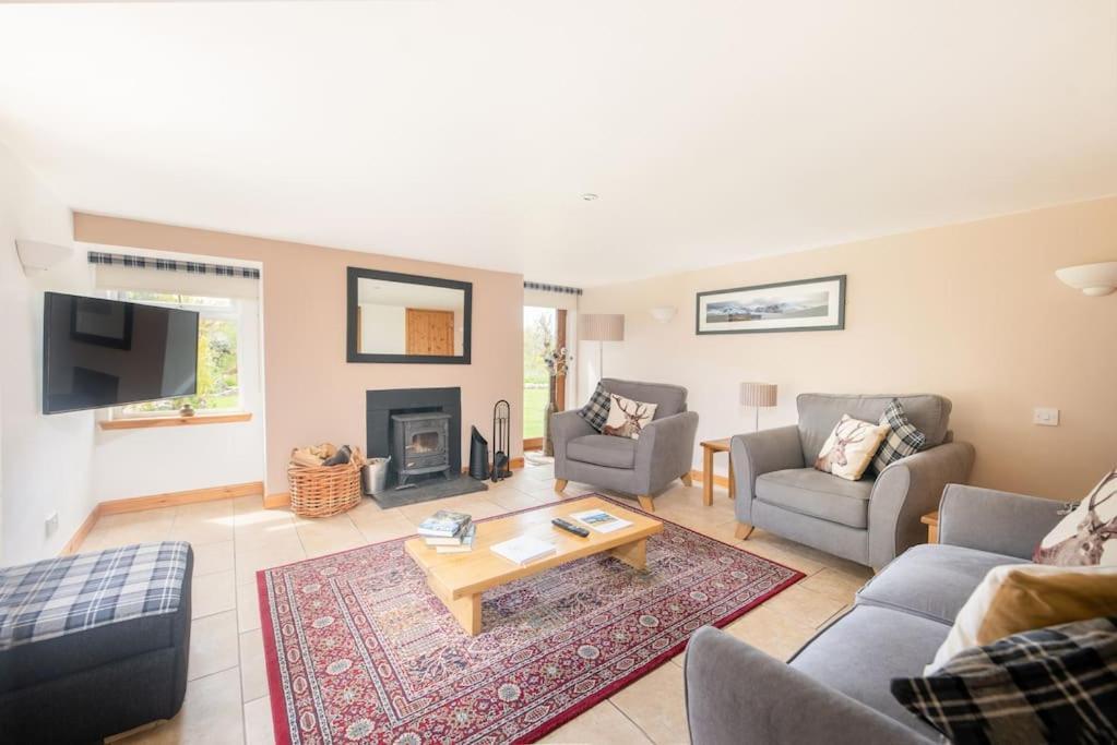 Cosy & Rustic Retreat - Woodland Cottage. Nairn Exteriör bild