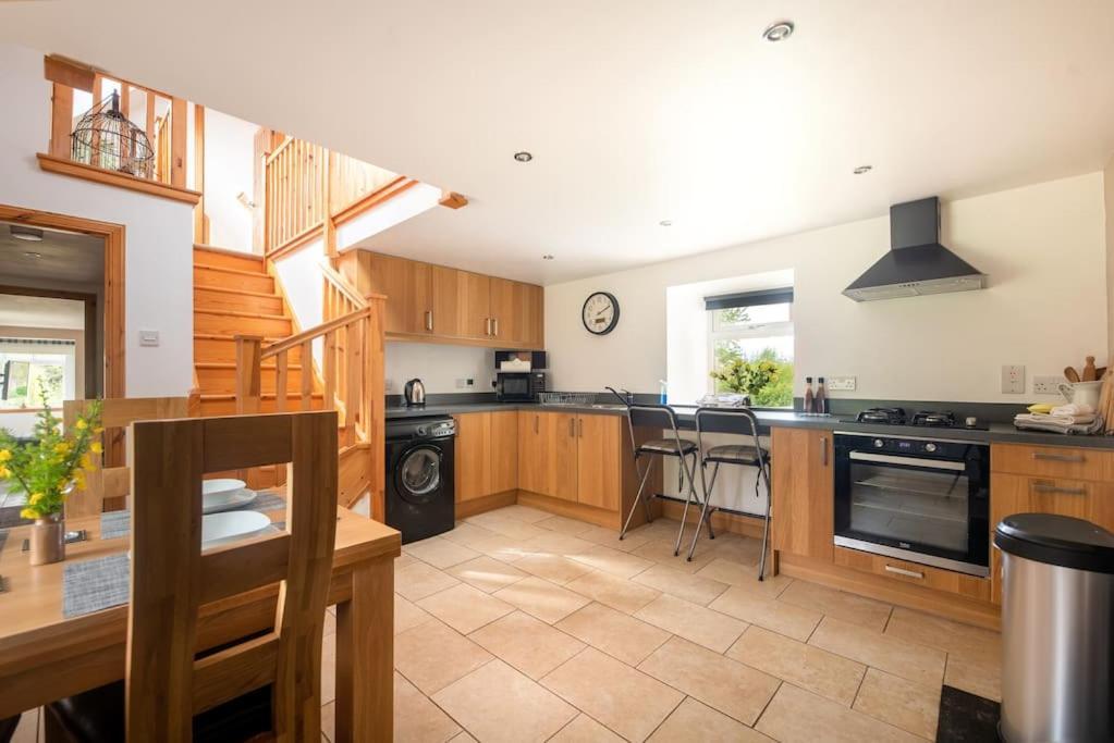 Cosy & Rustic Retreat - Woodland Cottage. Nairn Exteriör bild