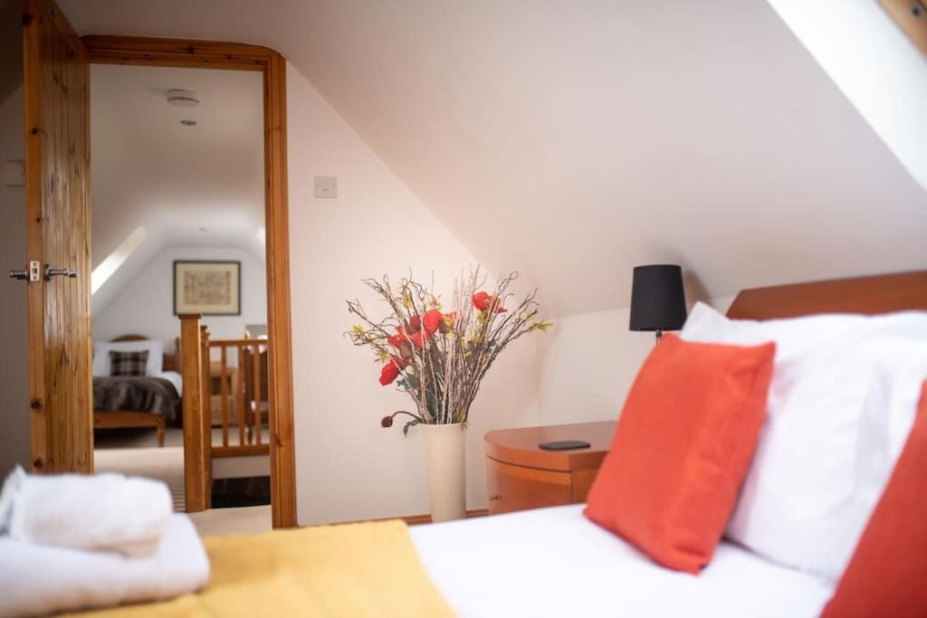 Cosy & Rustic Retreat - Woodland Cottage. Nairn Exteriör bild